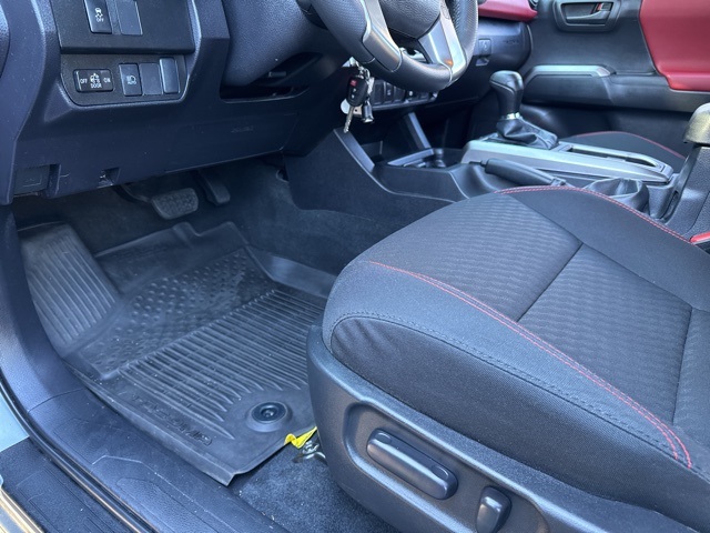 2022 Toyota Tacoma SR5 photo 22
