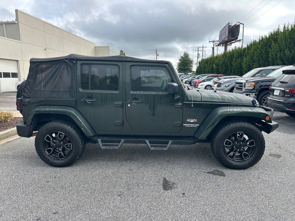2011 Jeep Wrangler Unlimited Sahara photo 3