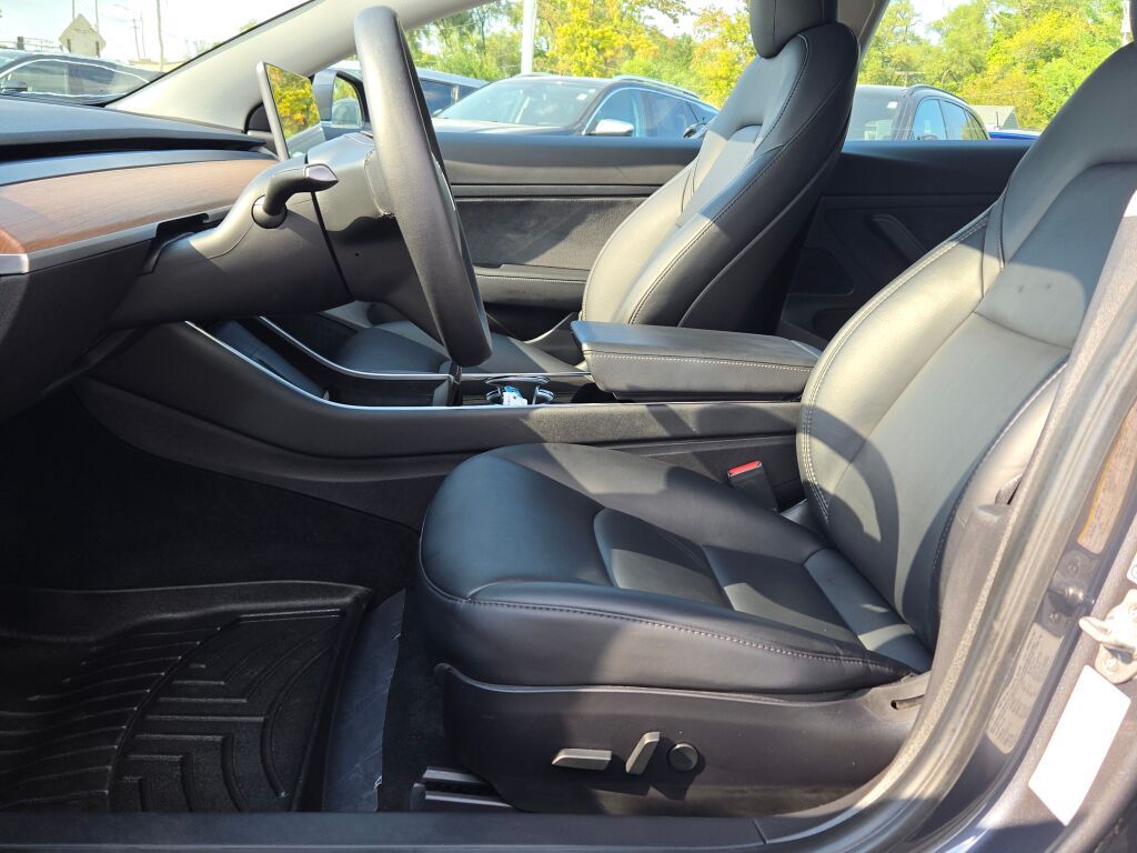 2020 Tesla Model 3 Standard Range Plus photo 20