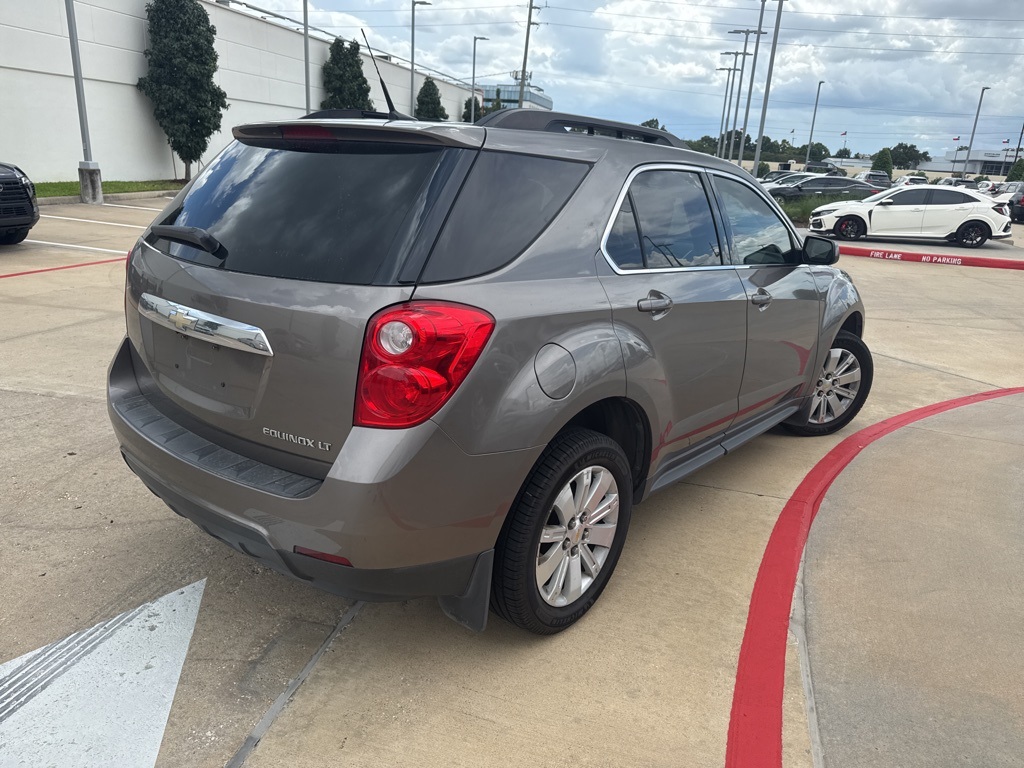2011 Chevrolet Equinox LT photo 3