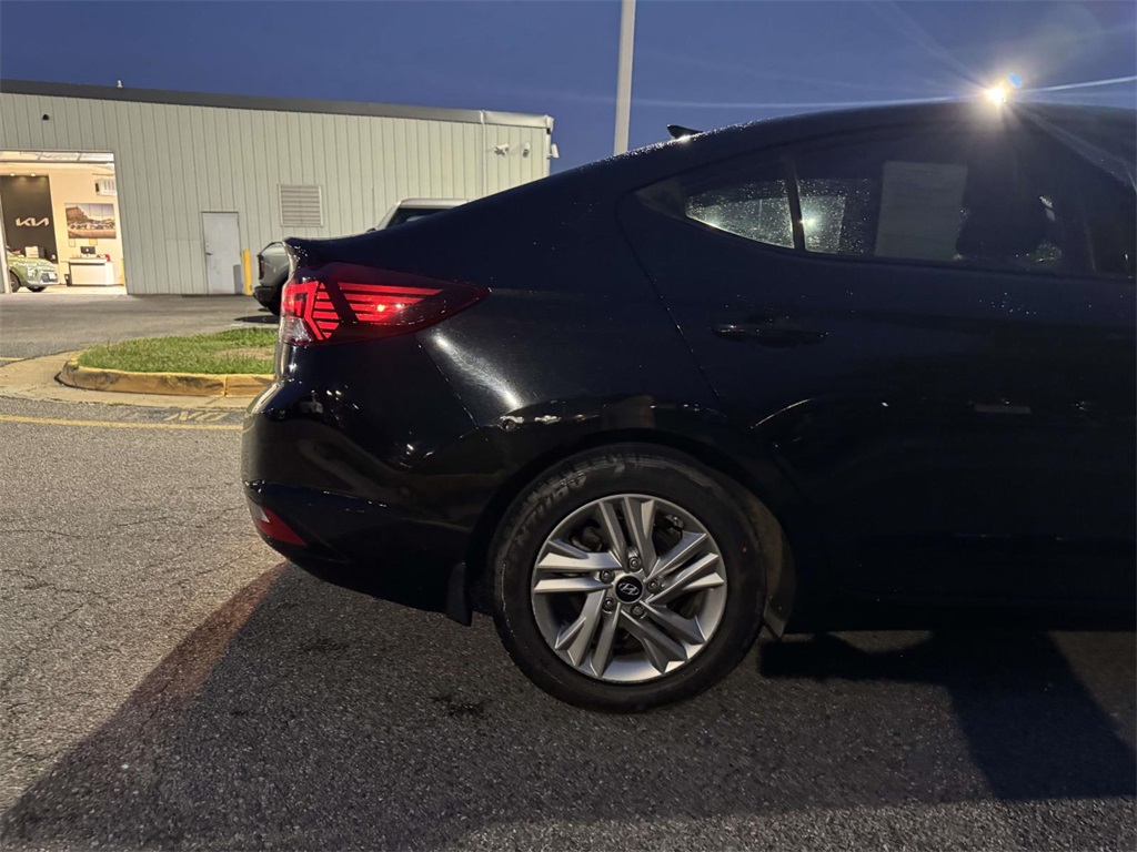 2020 Hyundai Elantra SEL photo 7
