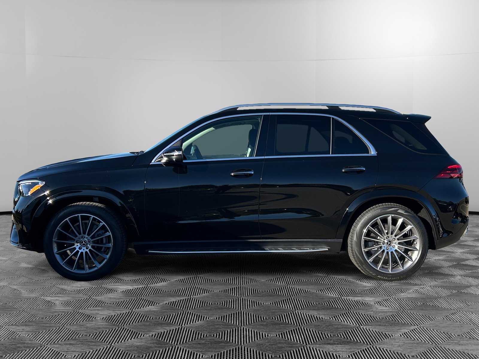 2026 Mercedes Benz GLE 450 4MATIC photo 2