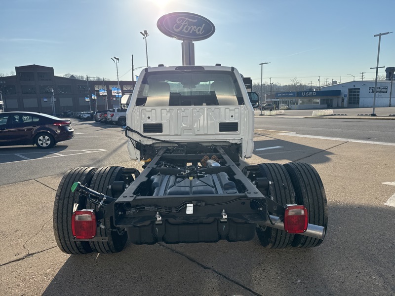 2024 Ford F-600 photo 6