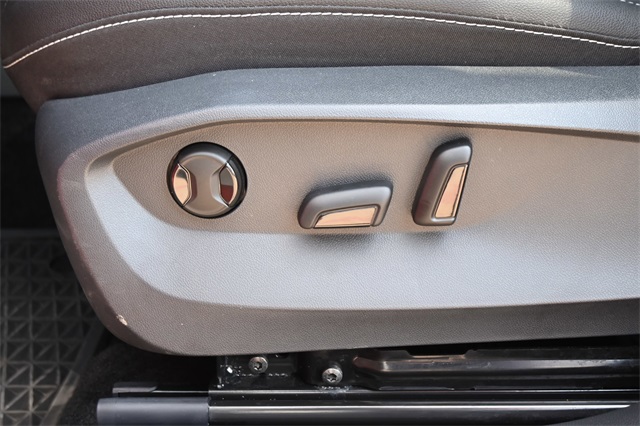 2024 Volkswagen Taos SE photo 25