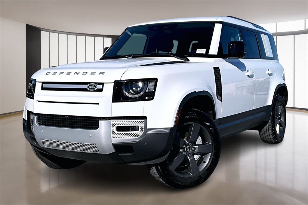 2025 Land Rover Defender S's photo