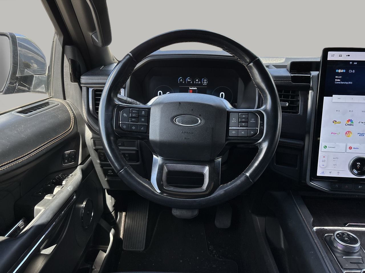 2022 Ford Expedition MAX Platinum photo 12