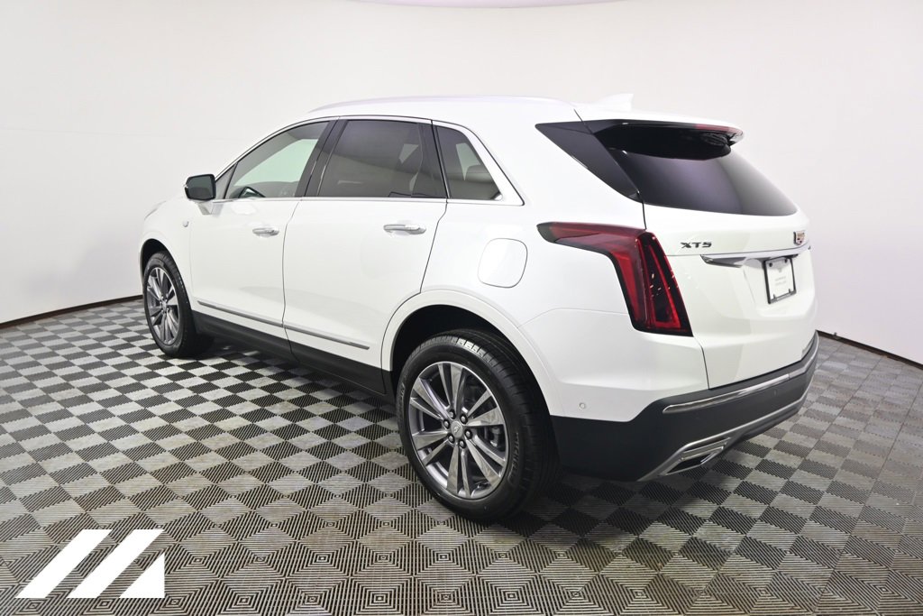 2025 Cadillac XT5 Premium Luxury photo 3