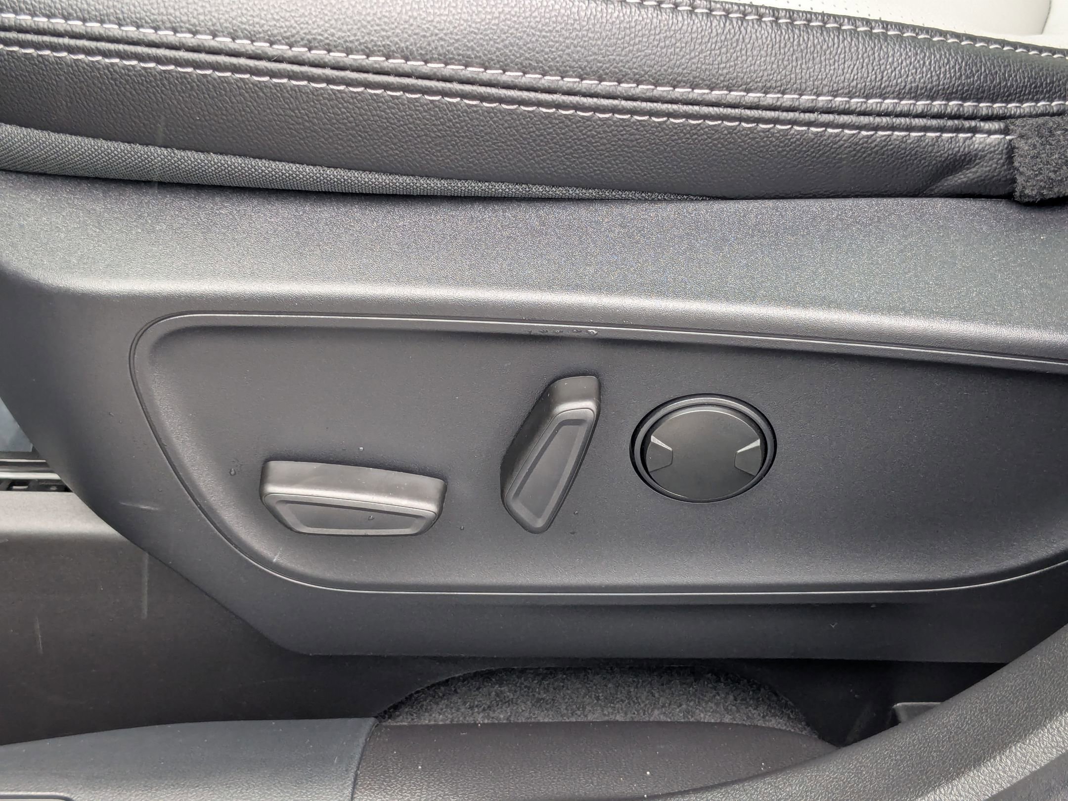 2025 Ford Escape Plug-In Hybrid photo 15