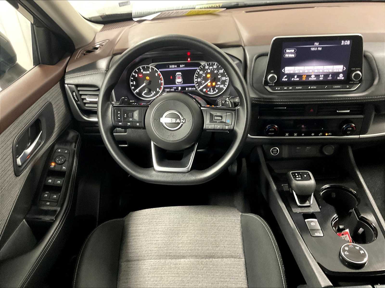 2023 Nissan Rogue SV photo 17