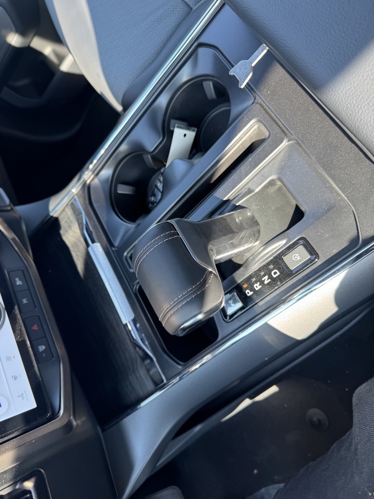 2025 Ford F-150 Lightning Lariat photo 22