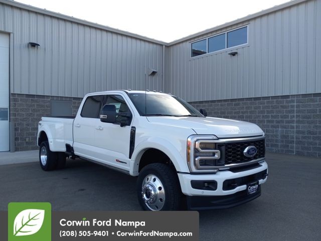 2025 Ford F-450SD Platinum
