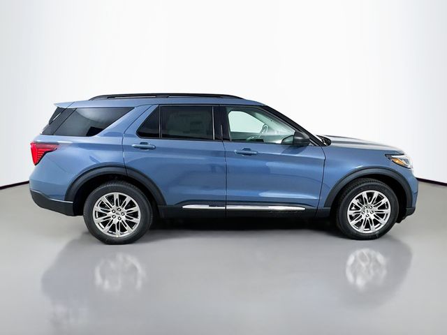 2025 Ford Explorer photo 8