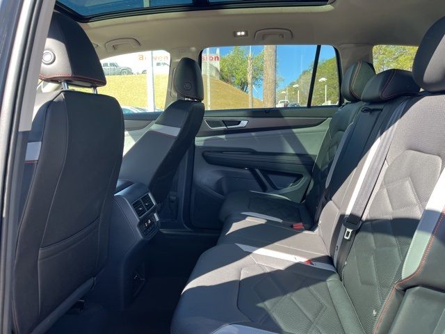 2025 Volkswagen Atlas Peak Edition SE photo 11