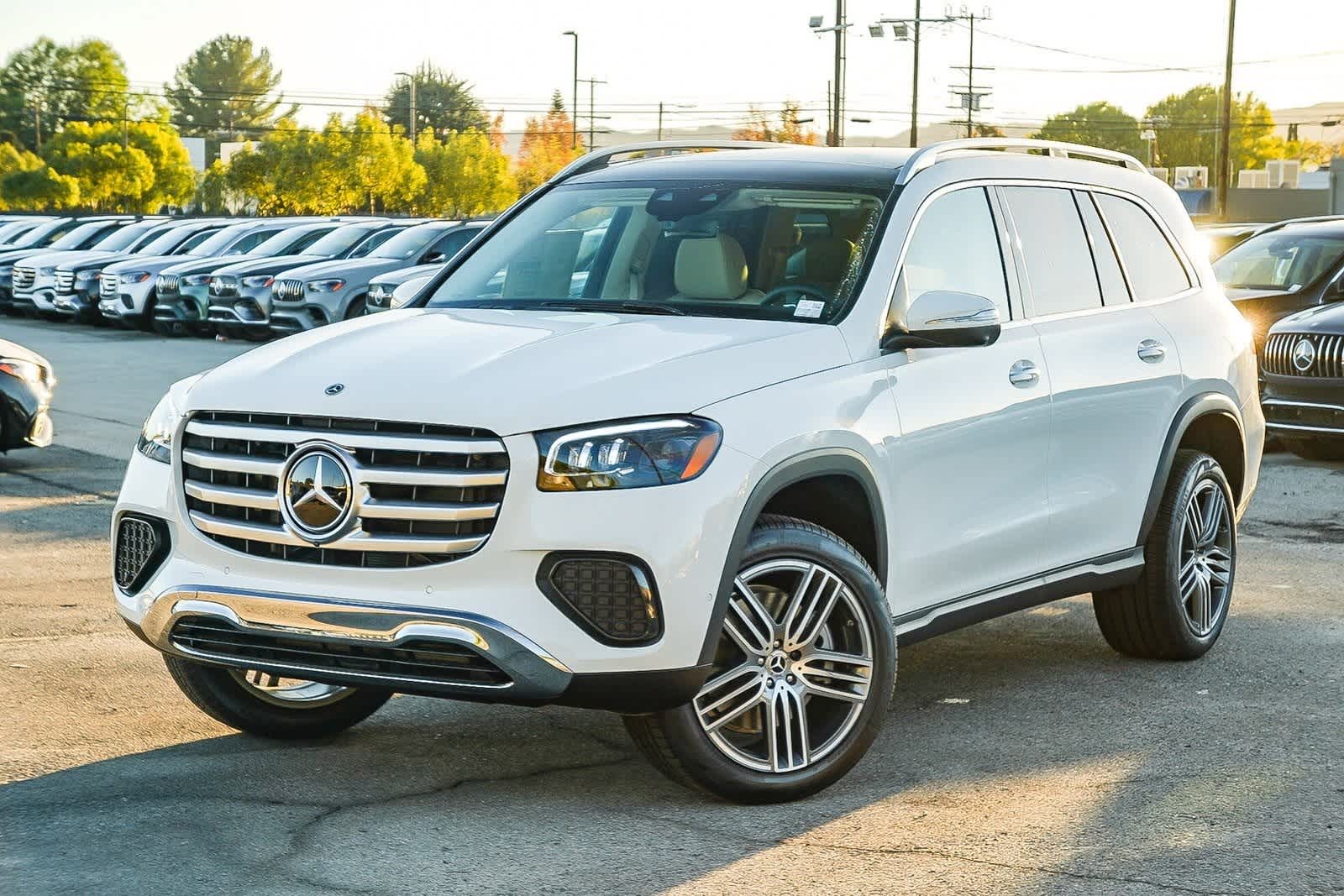 2026 Mercedes-Benz GLS Base's photo