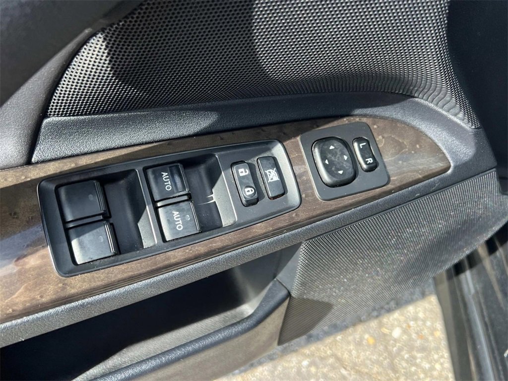 2011 Lexus IS 250C photo 11