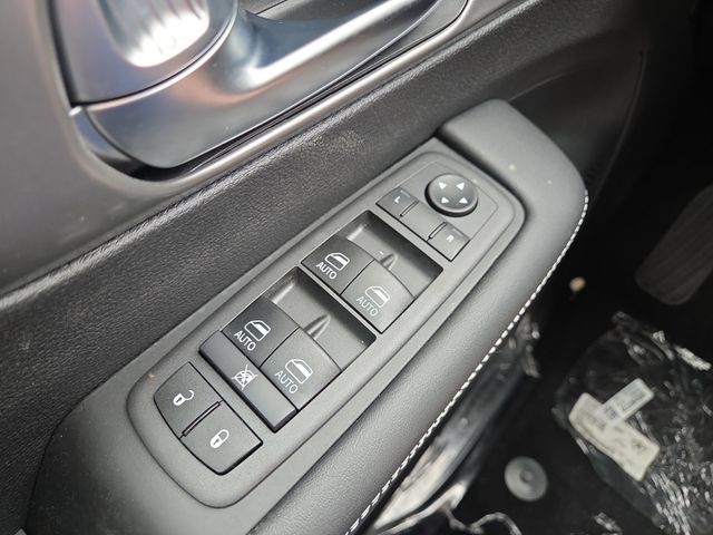2026 Chrysler Voyager LX photo 24