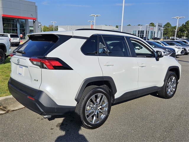 2023 Toyota RAV4 XLE Premium photo 15