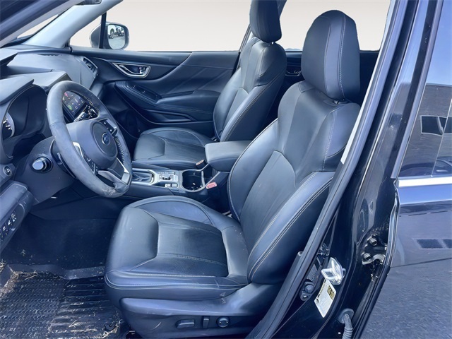 2022 Subaru Forester Touring photo 12