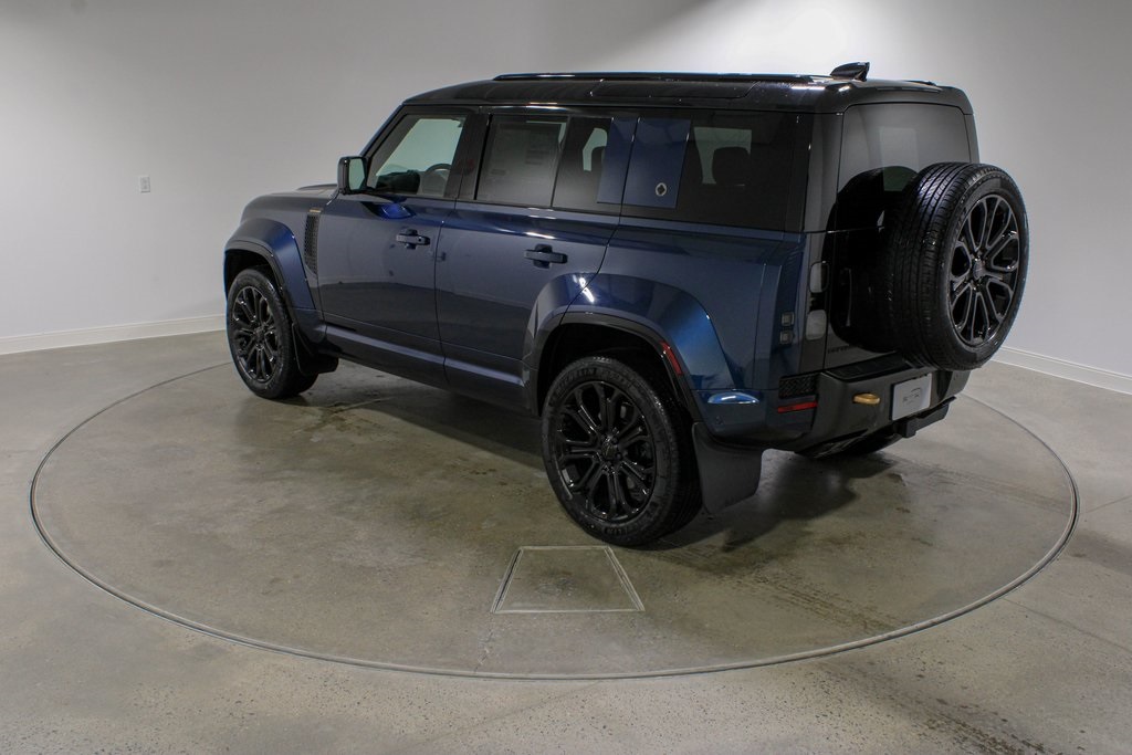 2026 Land Rover Defender photo 3