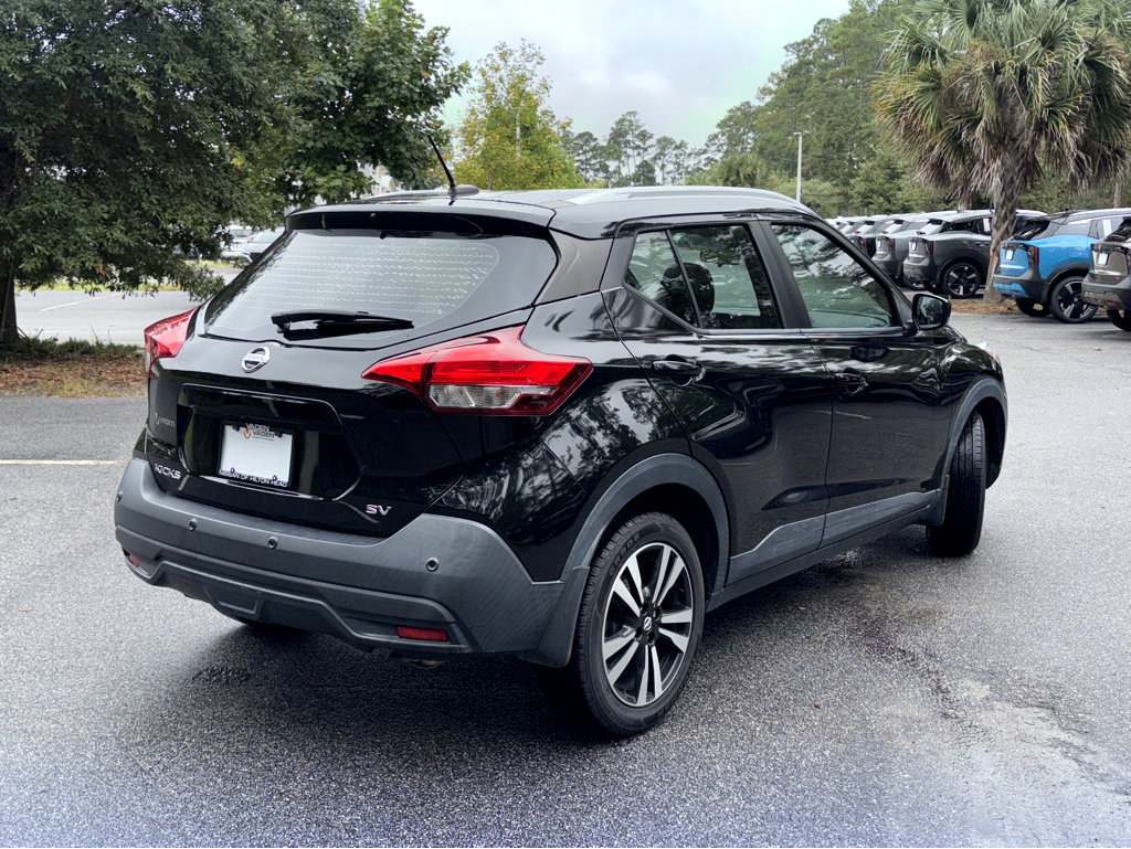 2020 Nissan Kicks SV photo 11