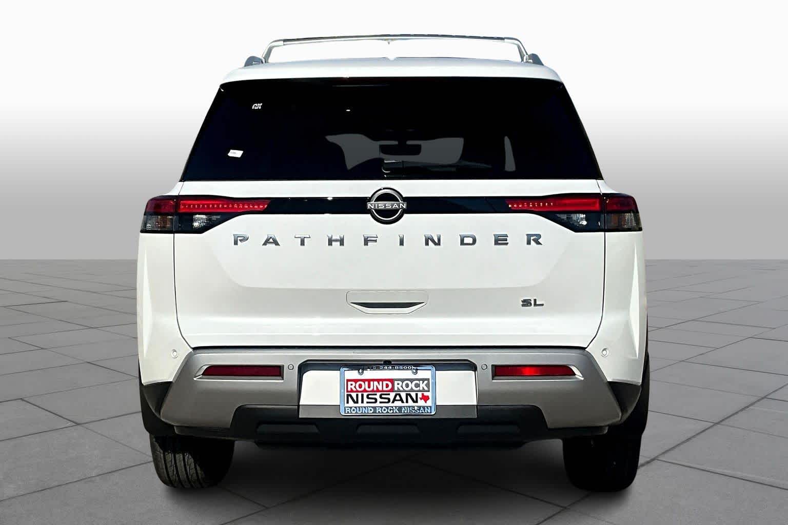 2025 Nissan Pathfinder SL photo 4