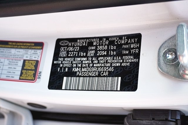 Used 2024 White Hyundai SEL image 32