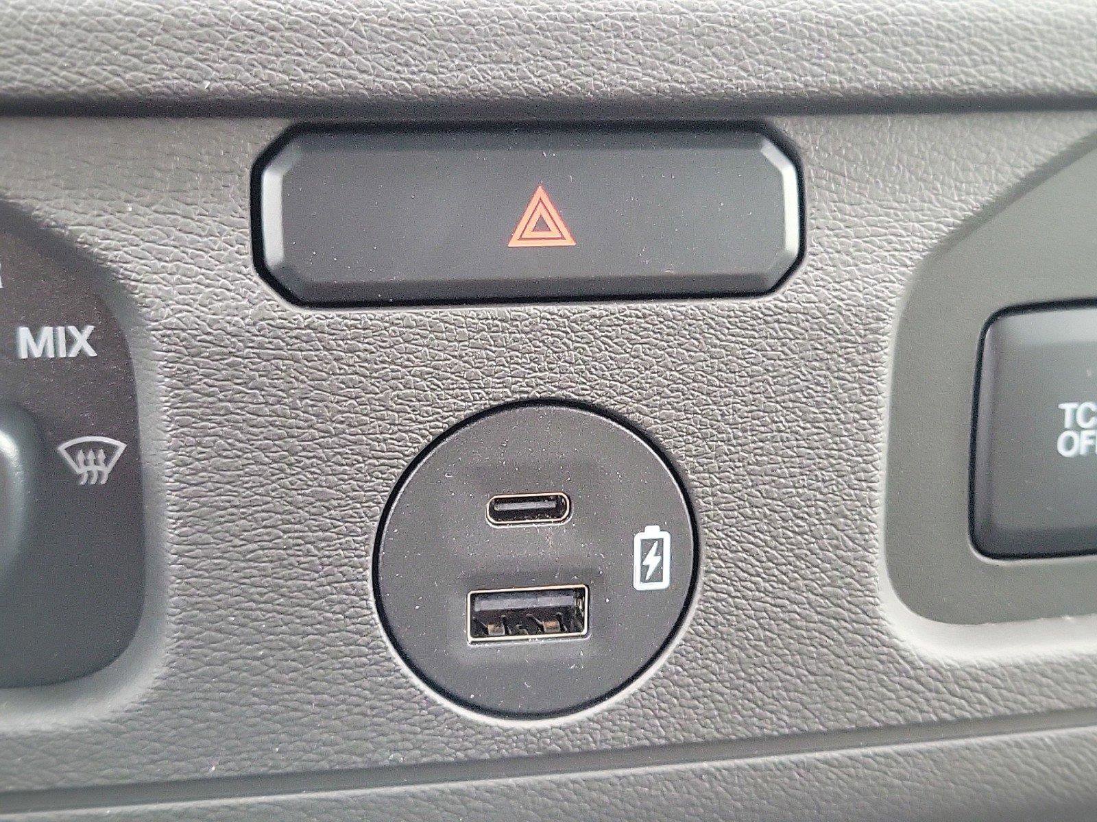 2025 FORD E-350 - Image 28