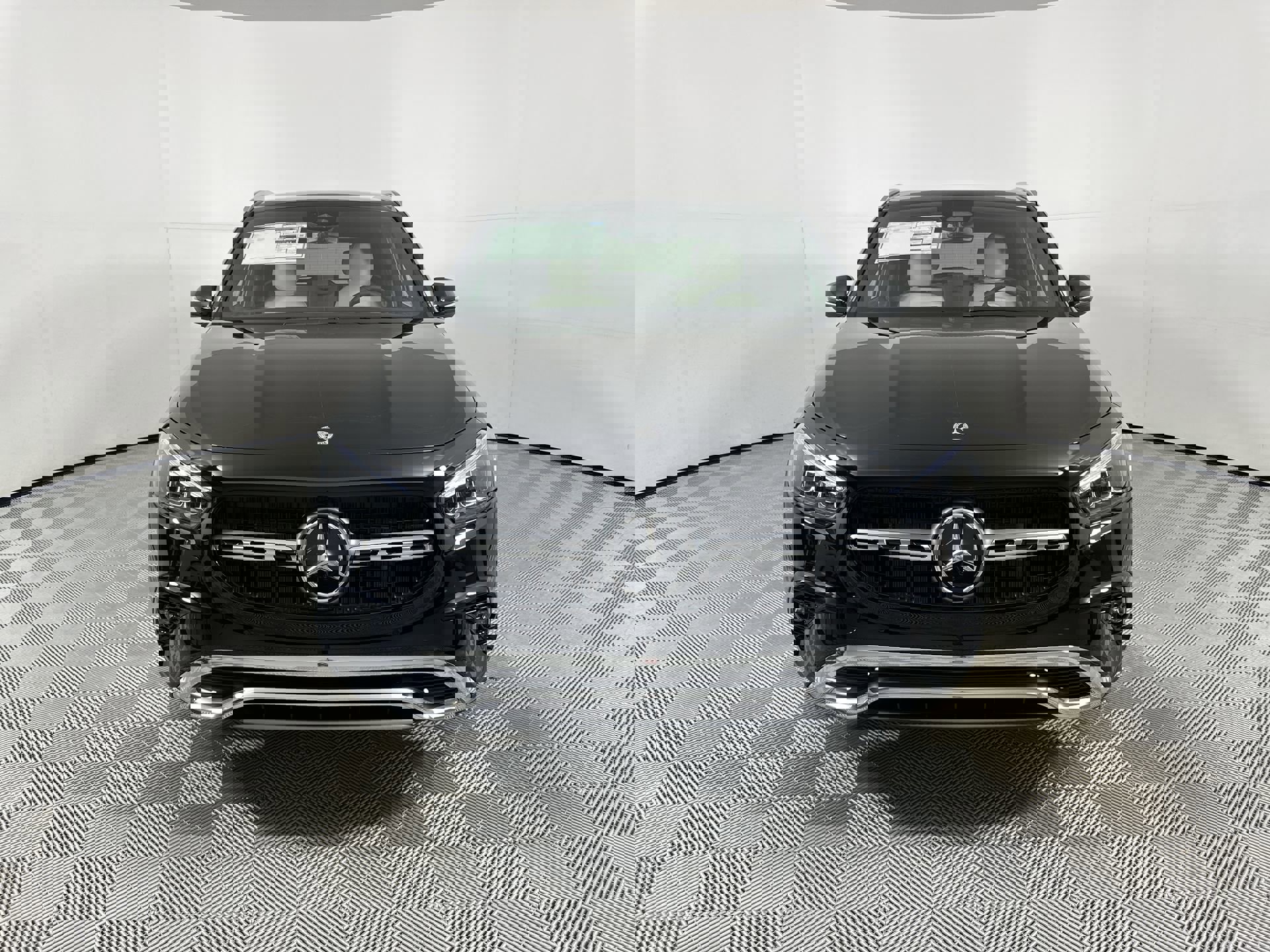 2025 Mercedes Benz GLA 250 4MATIC photo 3