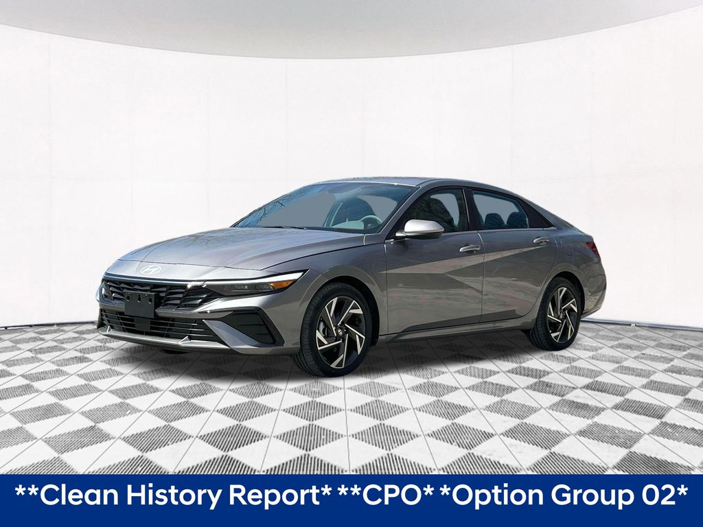 2024 Hyundai Elantra SEL Convenience photo 2
