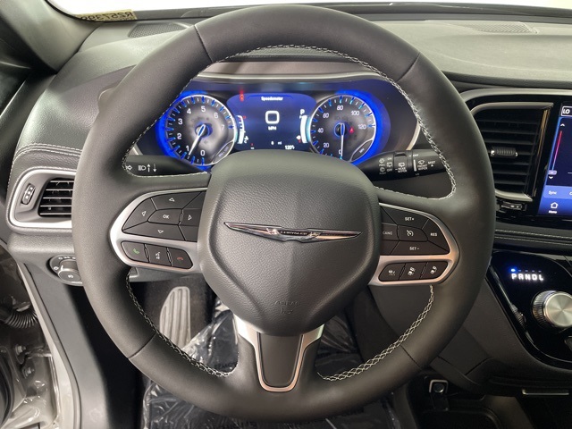 2025 Chrysler Pacifica photo 19