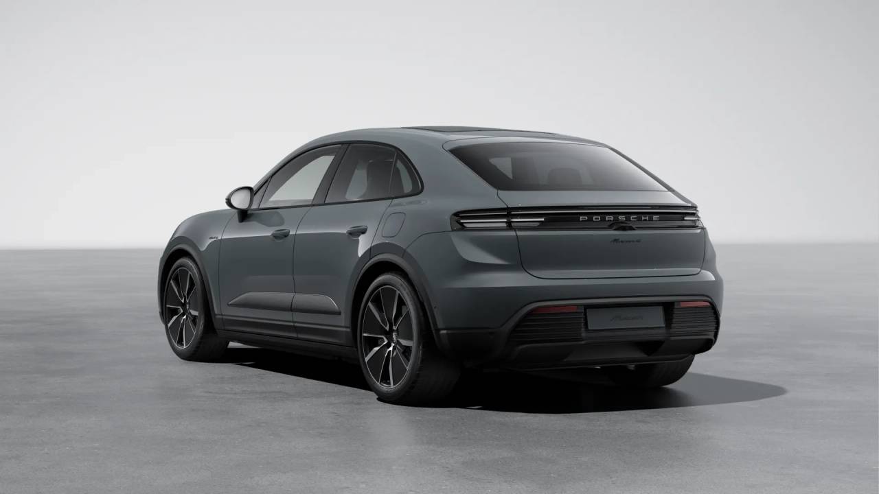 2025 Porsche Macan 4 Electric photo 3