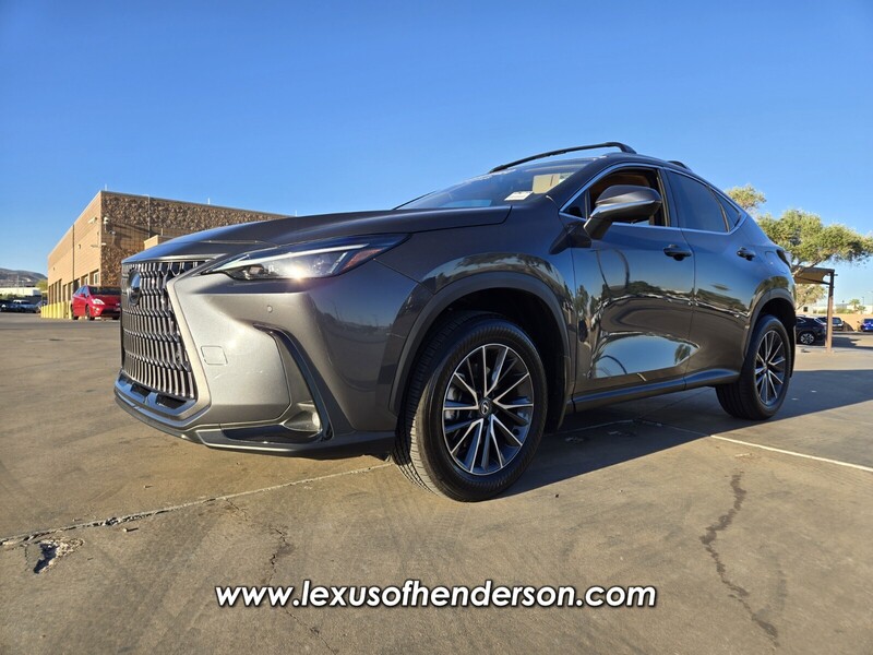 2025 Lexus NX 250 photo 2