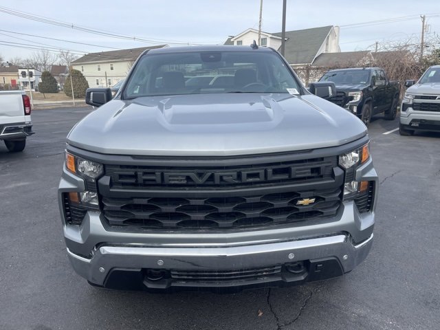 2025 Chevrolet Silverado 1500 photo 2