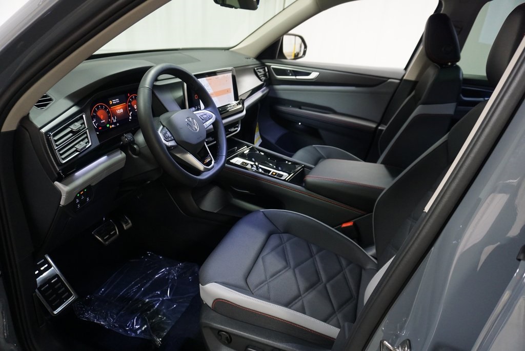 2025 Volkswagen Atlas Peak Edition SE photo 9