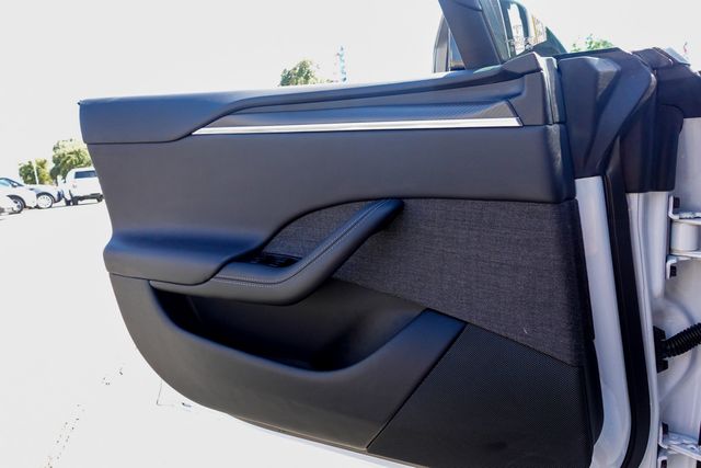 2023 Tesla Model S Plaid photo 12