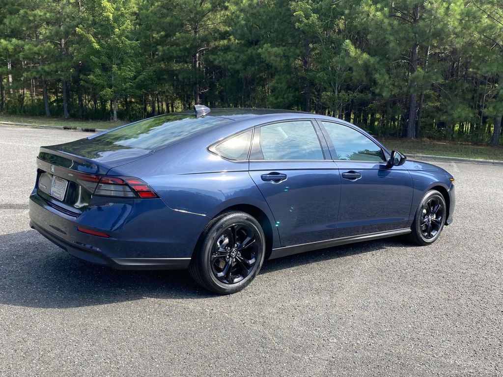 2025 Honda Accord 1.5T SE photo 2