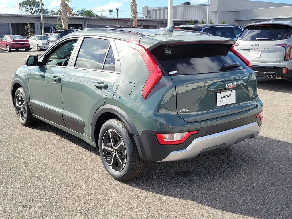 2025 Kia Niro EX photo 2
