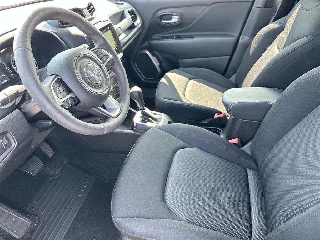 2023 Jeep Renegade Latitude photo 12
