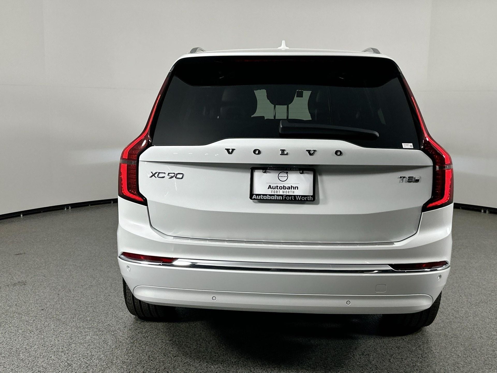 2025 Volvo XC90 T8 photo 5
