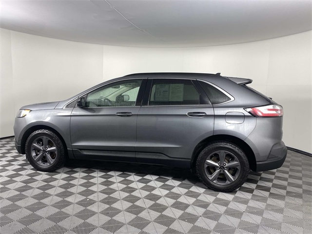 2022 Ford Edge SEL photo 4