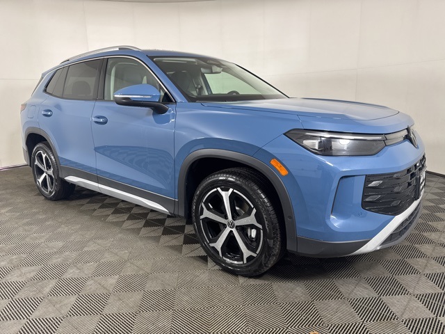 2026 Volkswagen Tiguan SE's photo