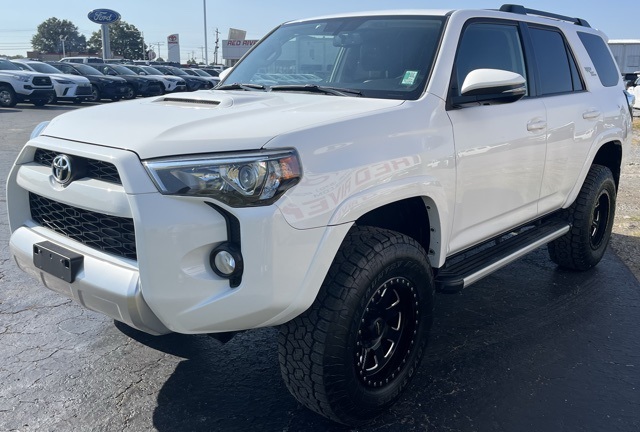 2019 Toyota 4Runner TRD Off-Road Premium photo 4