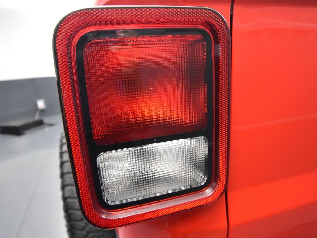 2023 Jeep Gladiator Willys photo 23