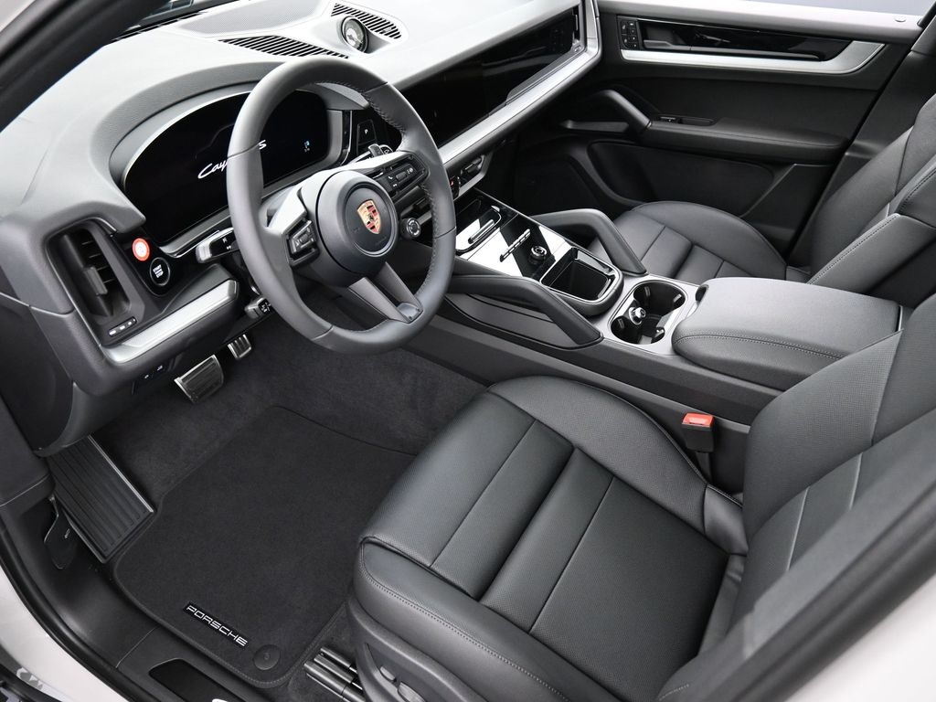 2026 Porsche Cayenne E-Hybrid S photo 3