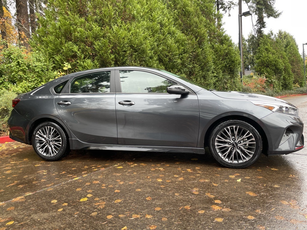 2023 Kia Forte GT-Line photo 2