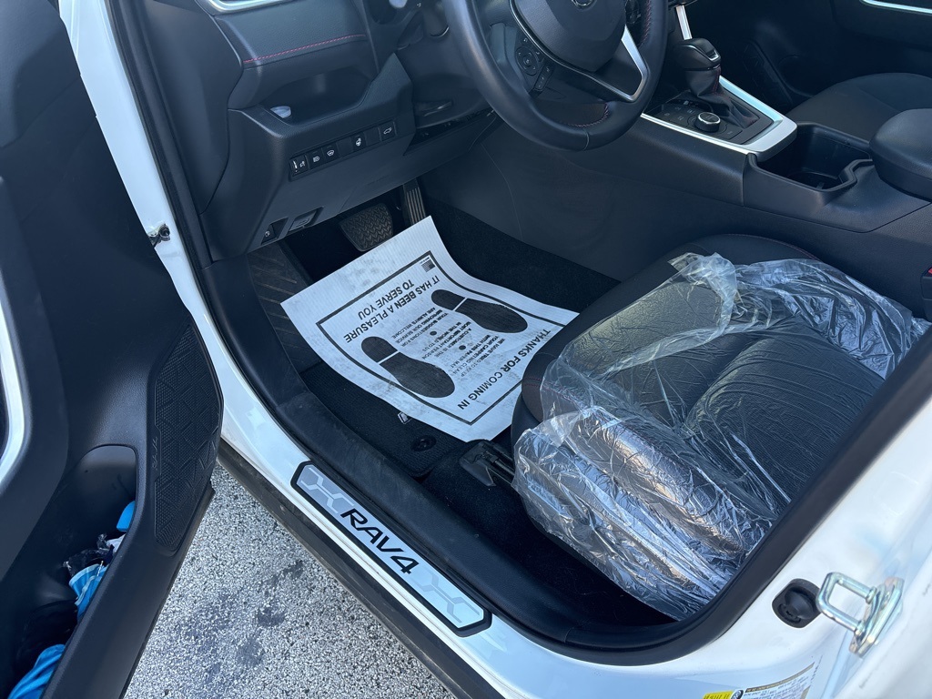 2023 Toyota RAV4 Prime SE photo 2