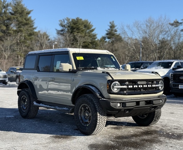 2025 Ford Bronco 4-Door Outer Banks's photo