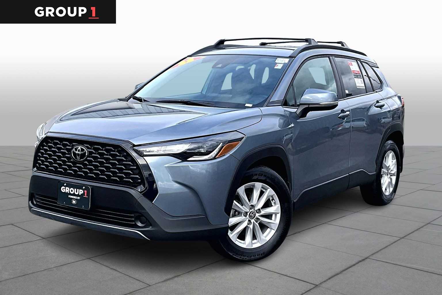 2022 Toyota Corolla Cross LE's photo