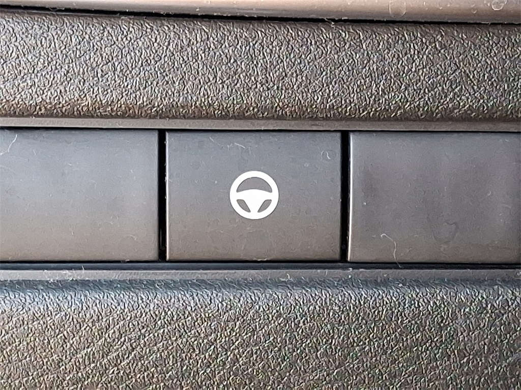 2023 Nissan Rogue SV photo 23