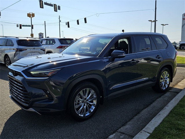 2024 Toyota Grand Highlander Platinum photo 3